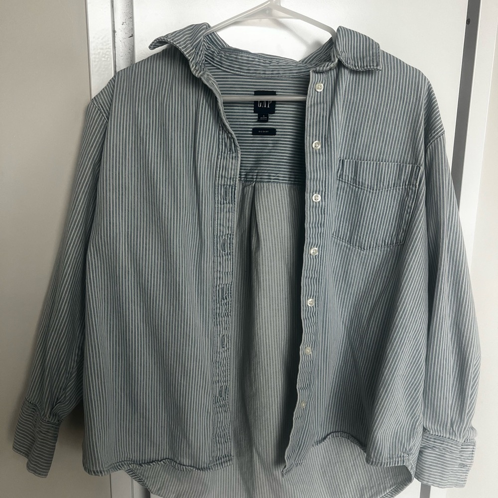 GAP Striped Button-Up Shirt - 100% Cotton